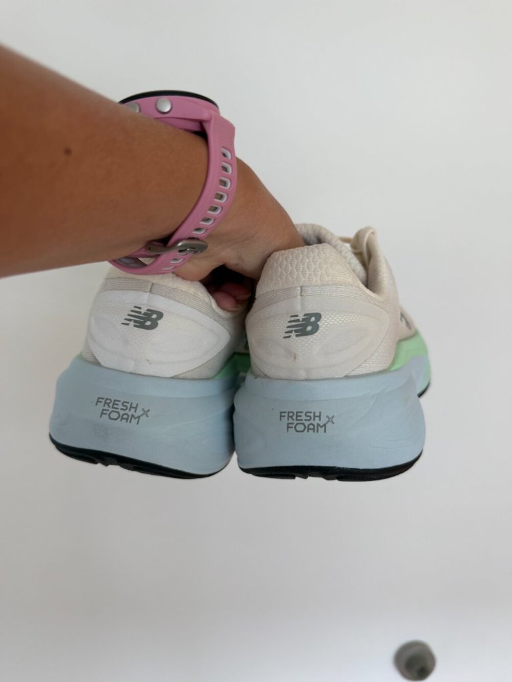 EUC New Balance Fresh Foam X More v6 - Size Women's 7D - Picture 3 of 5